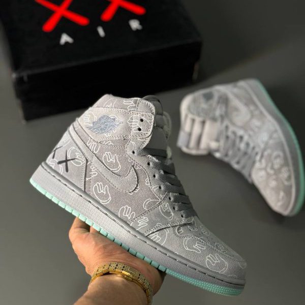 aj1 kaws